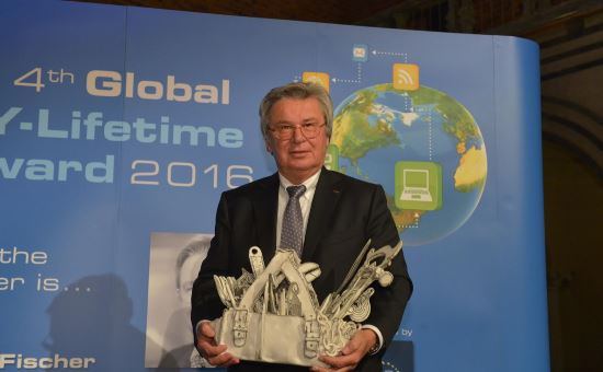 Klaus Fischer