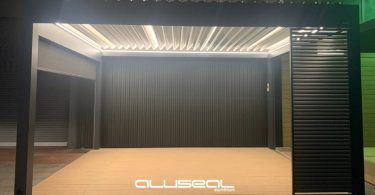 Aluseal: Το Smartia Barcode Cladding & Woodee Cladding by Alumil στο υποκατάστημα στα Γιάννενα