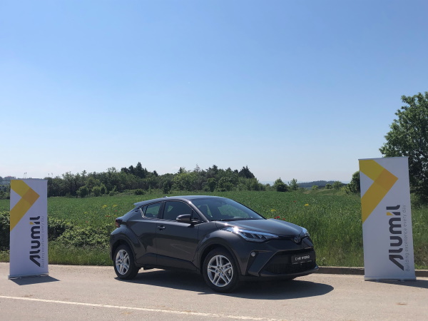 2ος χρόνος ALUMILIA: Το υβριδικό Toyota C-HR αναμένει τον… οδηγό του!