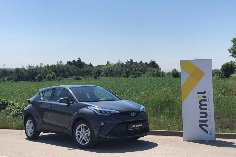 2ος χρόνος ALUMILIA: Το υβριδικό Toyota C-HR αναμένει τον… οδηγό του!
