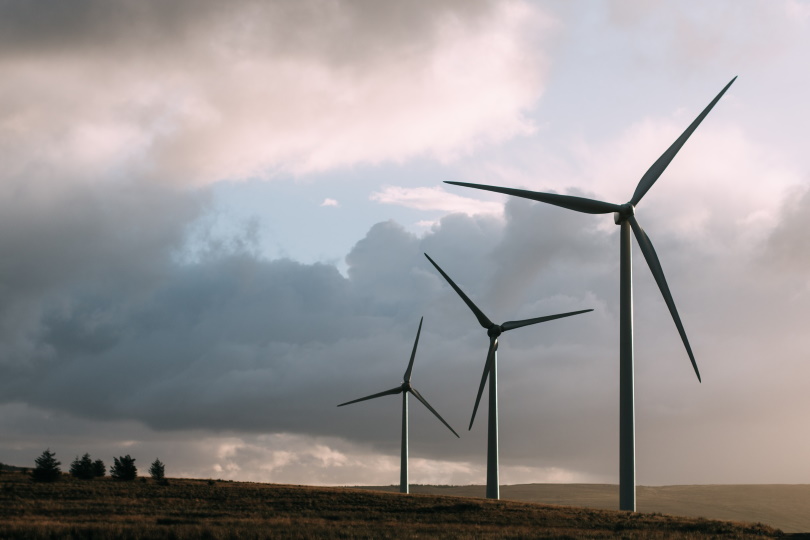 ΑΠΕ: Δημοπράτηση έργων 1.900 MW εντός 2022